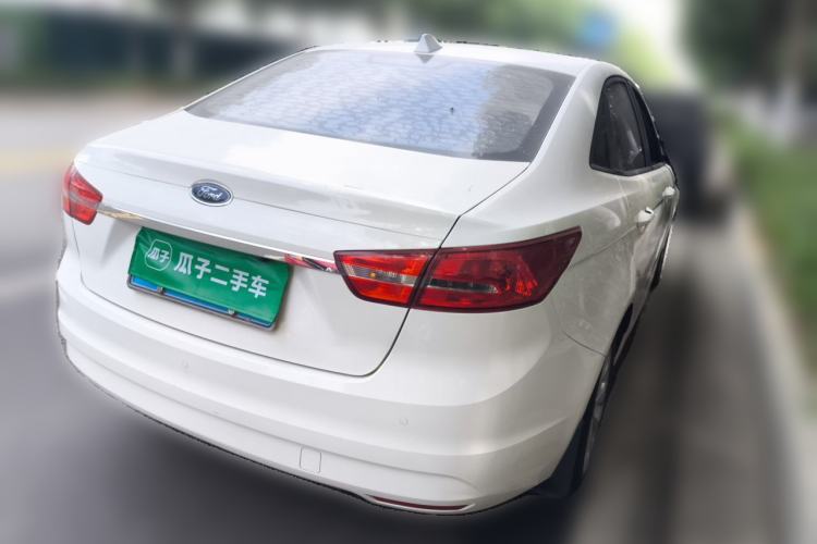 Used Ford Escort 2015 1.5L Automatic Fashion Model Rear Right 45 Deg
