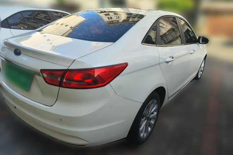 Used Ford Escort 2015 1.5L Automatic Fashion Model Rear Right 45 Deg