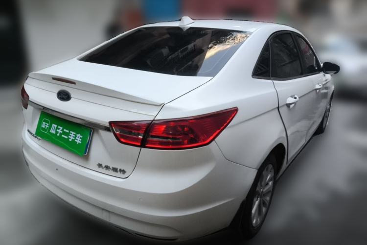 Used Ford Escort 2015 1.5L Automatic Fashion Model Rear Right 45 Deg