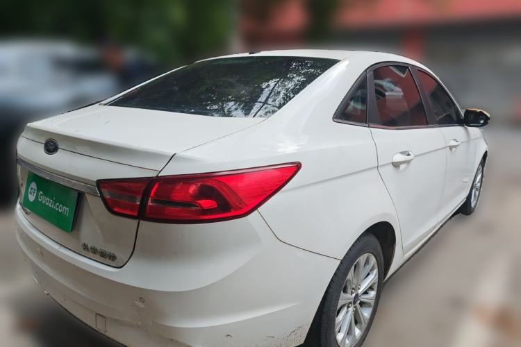 Used Ford Escort 2015 1.5L Automatic Fashion Model Rear Right 45 Deg