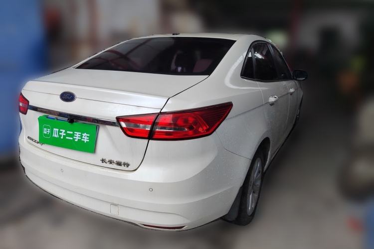 Used Ford Escort 2015 1.5L Automatic Fashion Model Rear Right 45 Deg
