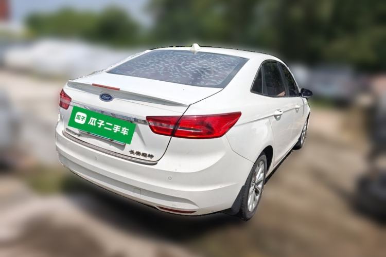 Used Ford Escort 2015 1.5L Automatic Fashion Model Rear Right 45 Deg