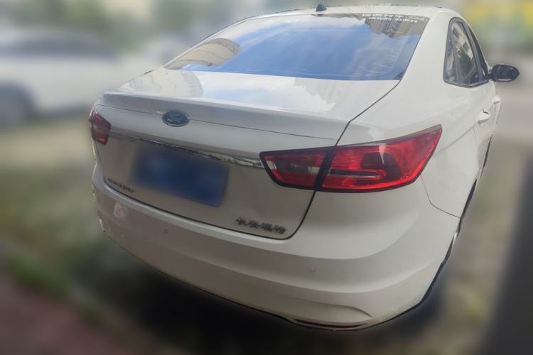 Used Ford Escort 2015 1.5L Automatic Fashion Model Rear Right 45 Deg
