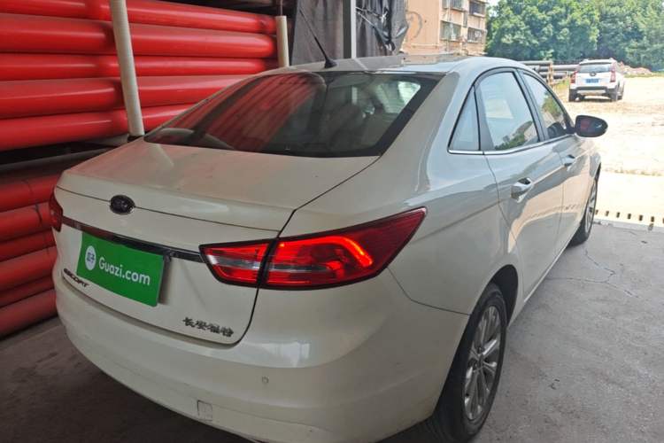 Used Ford Escort 2015 1.5L Automatic Fashion Model Rear Right 45 Deg