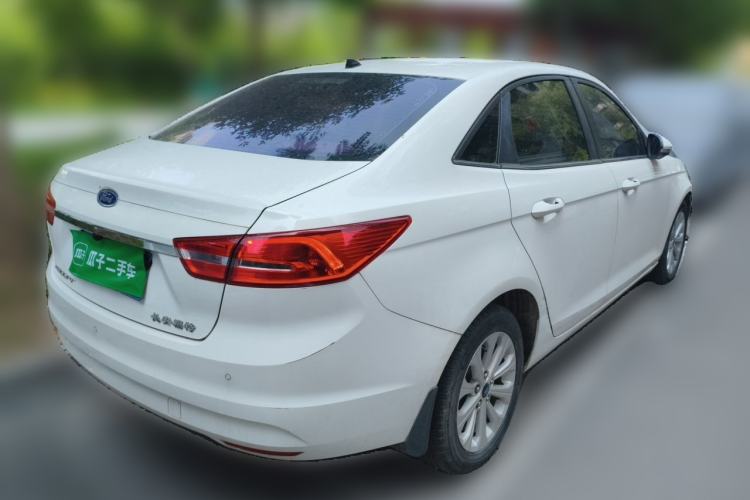 Used Ford Escort 2015 1.5L Manual Fashion Edition Rear Right 45 Deg