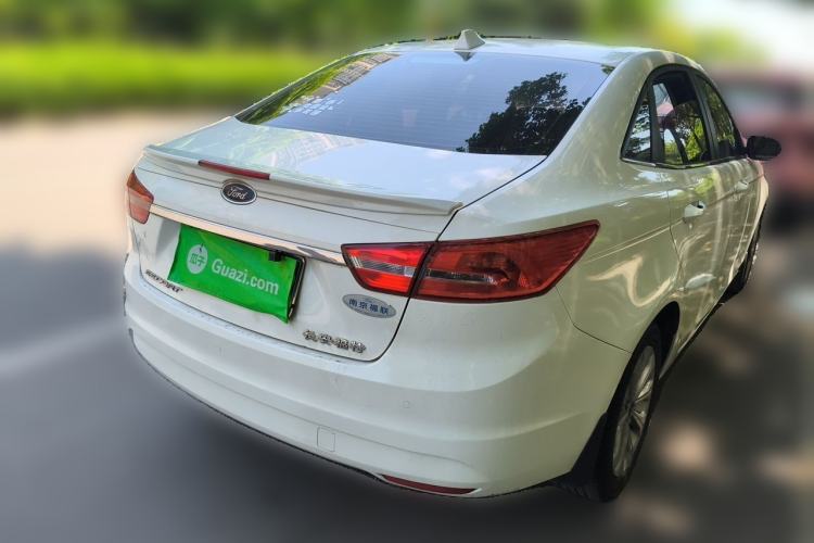 Used Ford Escort 2015 1.5L Automatic Fashion Model Rear Right 45 Deg