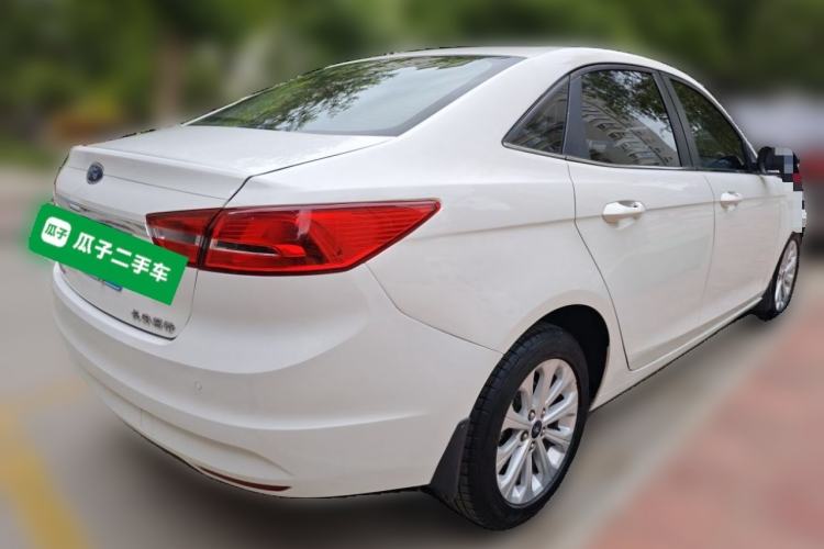 Used Ford Escort 2015 1.5L Automatic Fashion Model Rear Right 45 Deg
