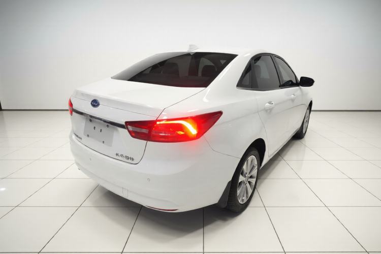Used Ford Escort 2015 1.5L Automatic Fashion Model Rear Right 45 Deg