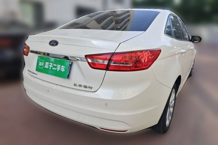 Used Ford Escort 2015 1.5L Automatic Fashion Model Rear Right 45 Deg