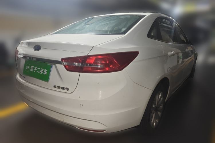 Used Ford Escort 2015 1.5L Manual Fashion Edition Rear Right 45 Deg