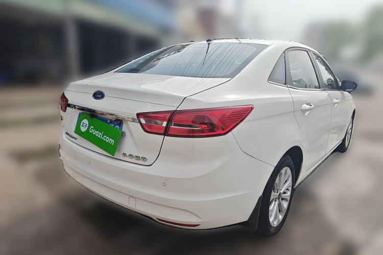 Used Ford Escort 2015 1.5L Automatic Fashion Model Rear Right 45 Deg