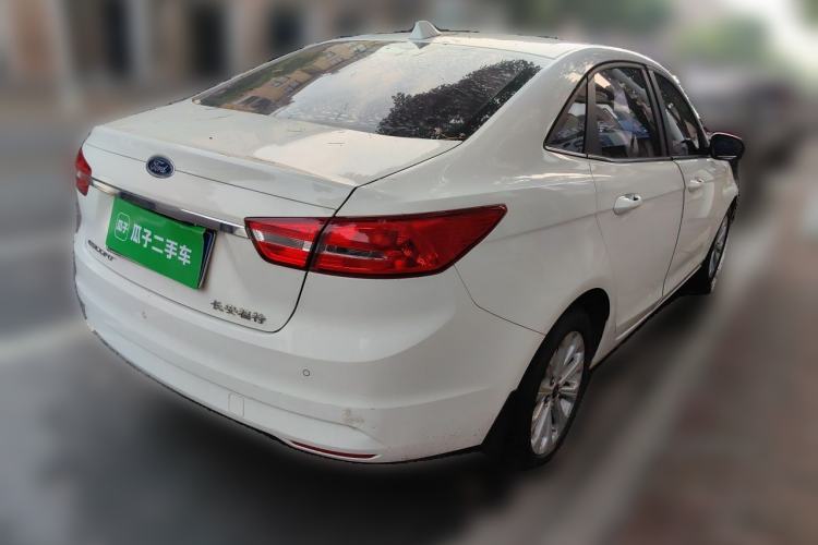 Used Ford Escort 2015 1.5L Automatic Fashion Model Rear Right 45 Deg