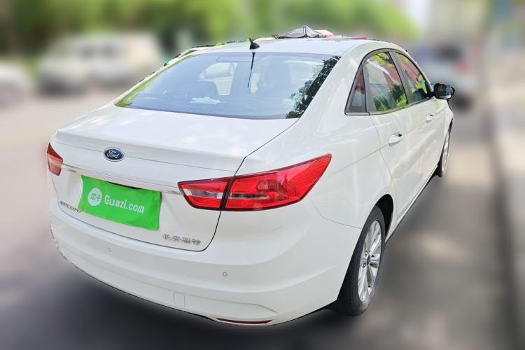 Used Ford Escort 2015 1.5L Automatic Fashion Model Rear Right 45 Deg