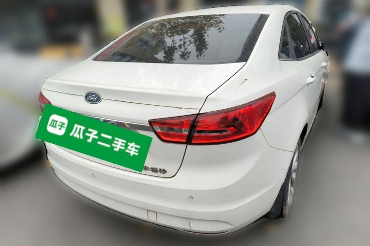 Used Ford Escort 2015 1.5L Automatic Fashion Model Rear Right 45 Deg