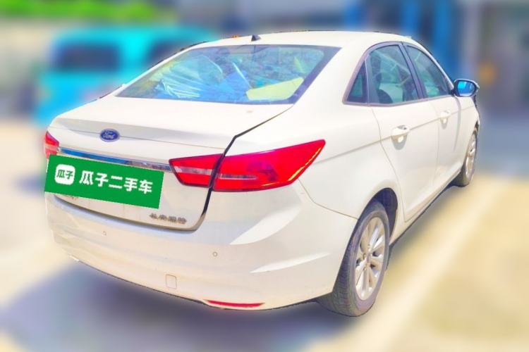 Used Ford Escort 2015 1.5L Automatic Fashion Model Rear Right 45 Deg