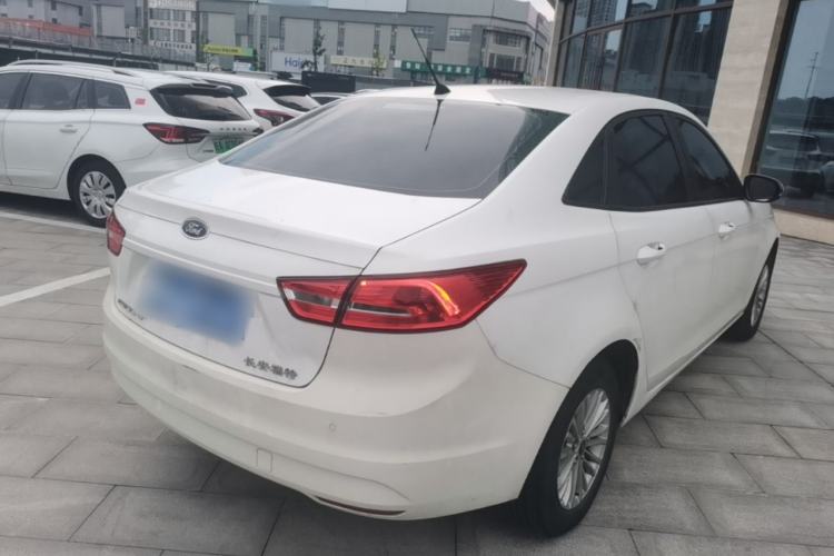 Used Ford Escort 2015 1.5L Automatic Comfort Edition Rear Right 45 Deg