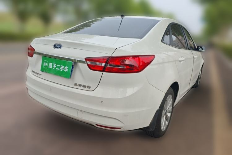 Used Ford Escort 2015 1.5L Automatic Fashion Model Rear Right 45 Deg