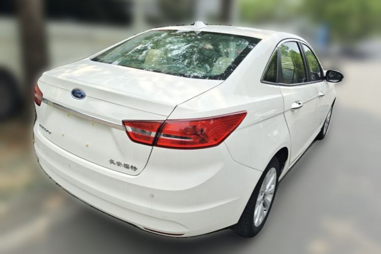 Used Ford Escort 2015 1.5L Automatic Fashion Model Rear Right 45 Deg