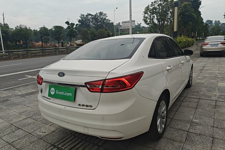 Used Ford Escort 2015 1.5L Automatic Fashion Model Rear Right 45 Deg