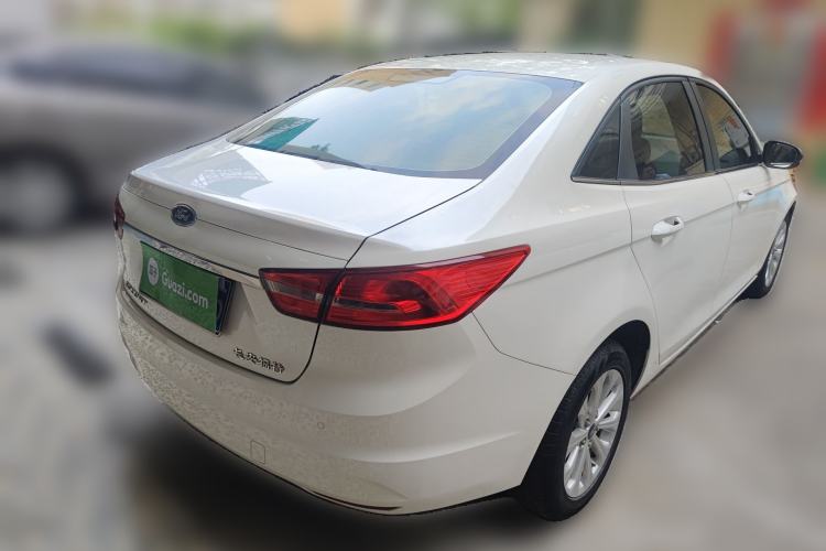 Used Ford Escort 2015 1.5L Automatic Fashion Model Rear Right 45 Deg
