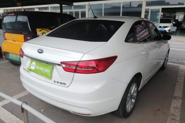 Used Ford Escort 2015 1.5L Automatic Fashion Model Rear Right 45 Deg