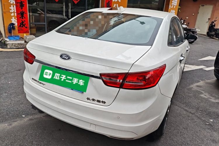 Used Ford Escort 2015 1.5L Automatic Fashion Model Rear Right 45 Deg