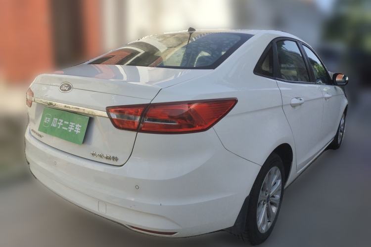 Used Ford Escort 2015 1.5L Manual Fashion Edition Rear Right 45 Deg