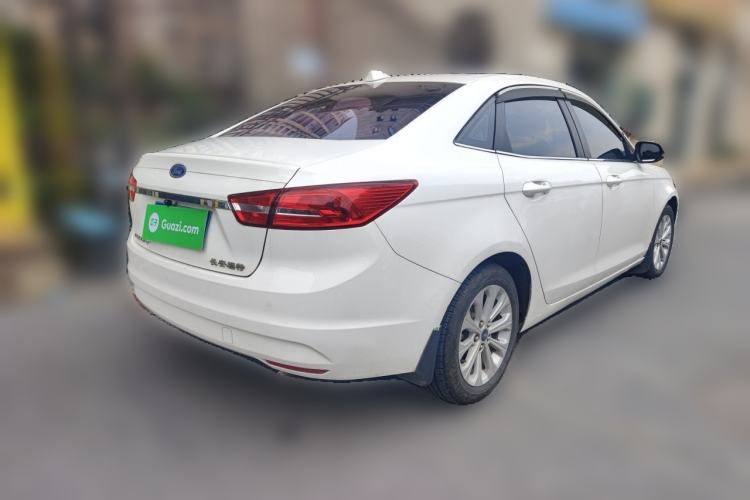 Used Ford Escort 2015 1.5L Automatic Fashion Model Rear Right 45 Deg
