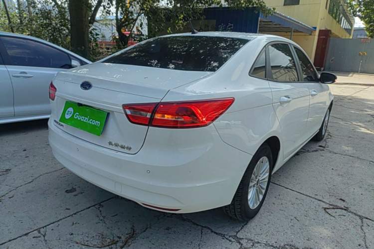 Used Ford Escort 2015 1.5L Automatic Comfort Edition Rear Right 45 Deg