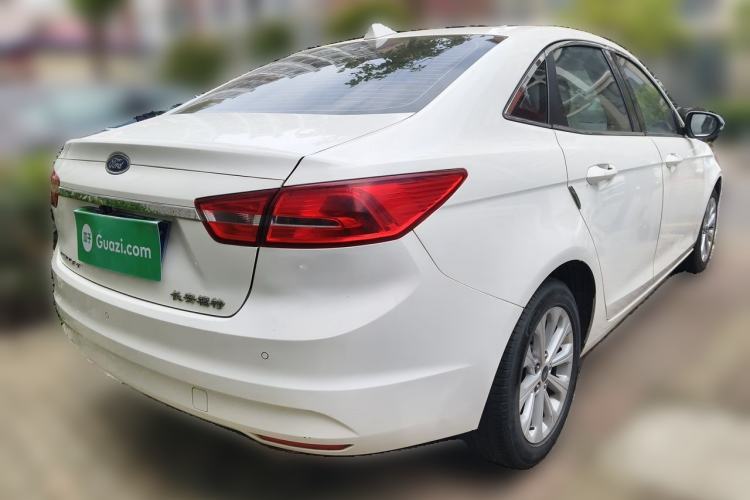 Used Ford Escort 2015 1.5L Automatic Fashion Model Rear Right 45 Deg