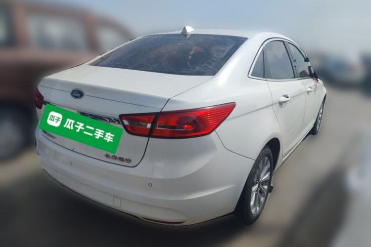 Used Ford Escort 2015 1.5L Automatic Fashion Model Rear Right 45 Deg