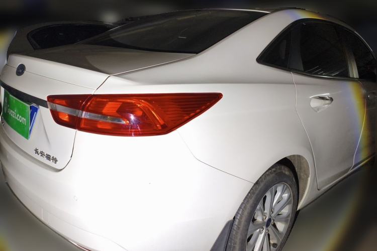 Used Ford Escort 2015 1.5L Automatic Fashion Model Rear Right 45 Deg