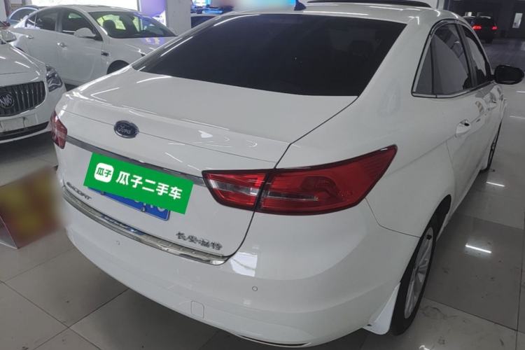 Used Ford Escort 2015 1.5L Automatic Fashion Model Rear Right 45 Deg