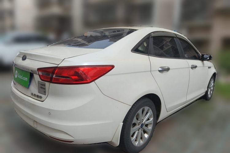 Used Ford Escort 2015 1.5L Automatic Fashion Model Rear Right 45 Deg