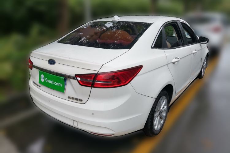 Used Ford Escort 2015 1.5L Automatic Fashion Model Rear Right 45 Deg