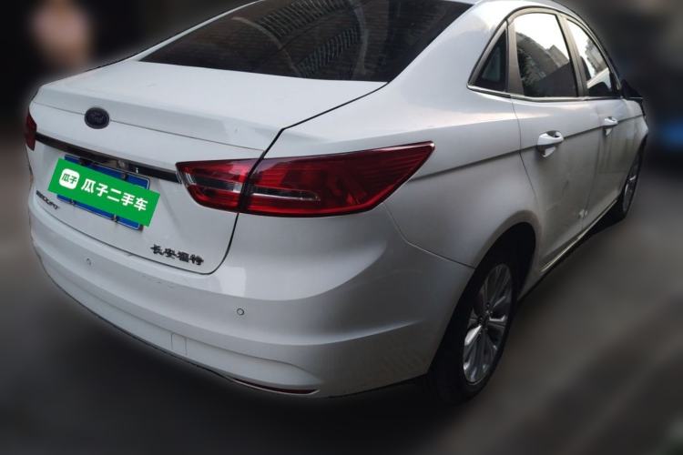 Used Ford Escort 2015 1.5L Automatic Fashion Model Rear Right 45 Deg