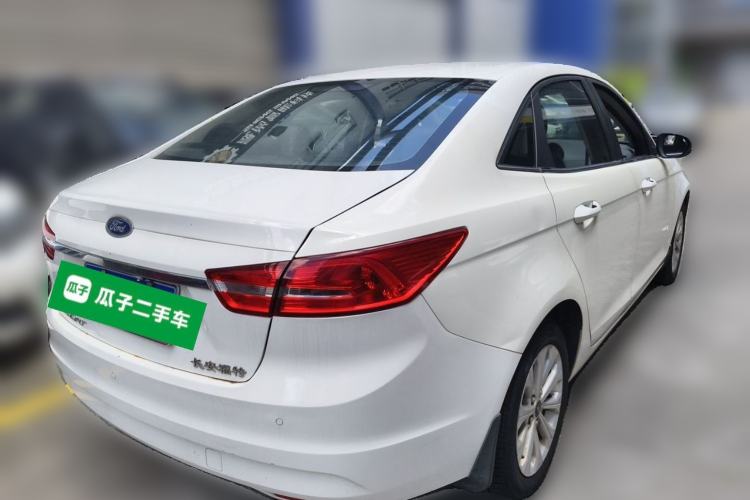 Used Ford Escort 2015 1.5L Automatic Fashion Model Rear Right 45 Deg