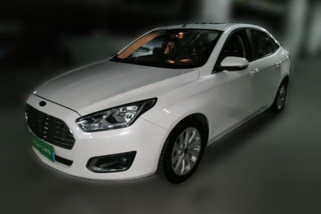 Ojetý Ford Escort 2015 1.5L Automatic Fashion Model