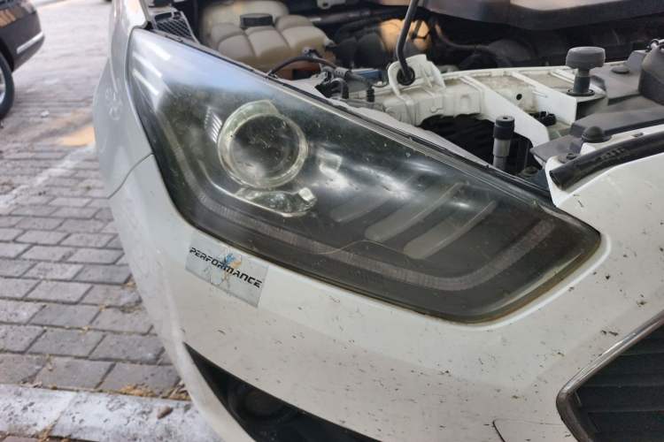 Used Ford Escort 2015 1.5L Manual Comfort Model Right Front Headlight