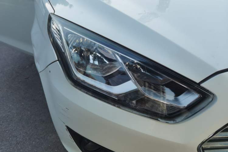 Used Ford Escort 2015 1.5L Manual Comfort Model Right Front Headlight