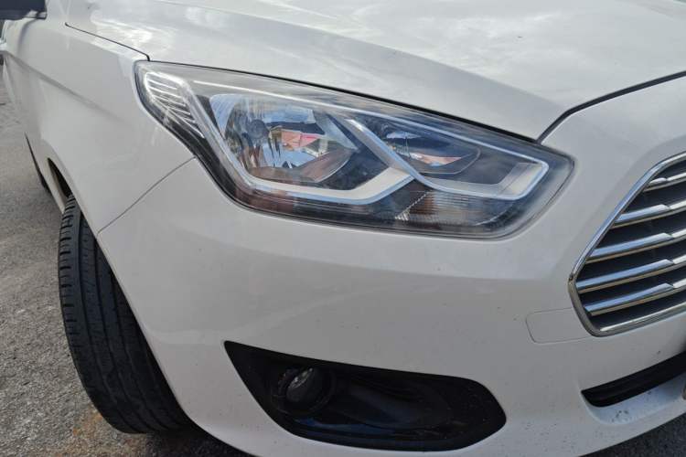 Used Ford Escort 2015 1.5L Automatic Comfort Edition Right Front Headlight