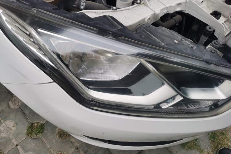 Used Ford Escort 2015 1.5L Automatic Comfort Edition Right Front Headlight