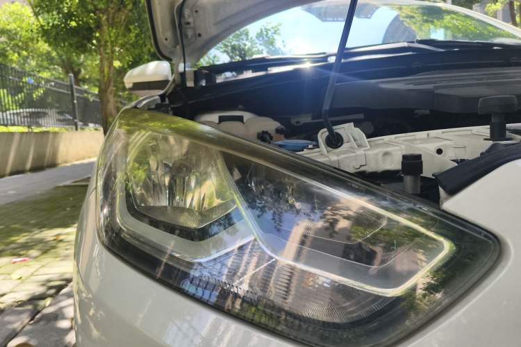Used Ford Escort 2015 1.5L Automatic Comfort Edition Right Front Headlight