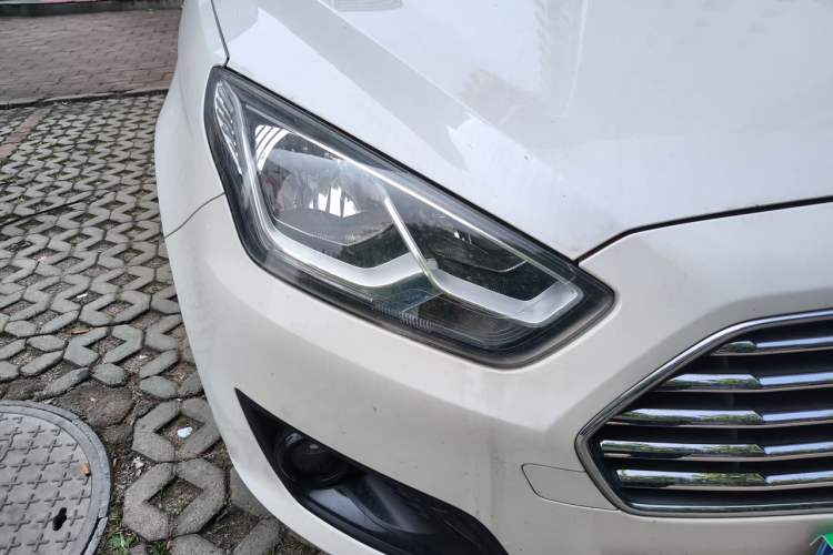 Used Ford Escort 2015 1.5L Automatic Comfort Edition Right Front Headlight