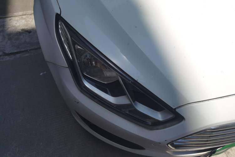 Used Ford Escort 2015 1.5L Manual Comfort Model Right Front Headlight