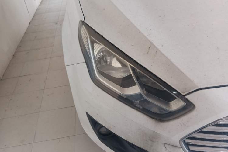 Used Ford Escort 2015 1.5L Manual Comfort Model Right Front Headlight