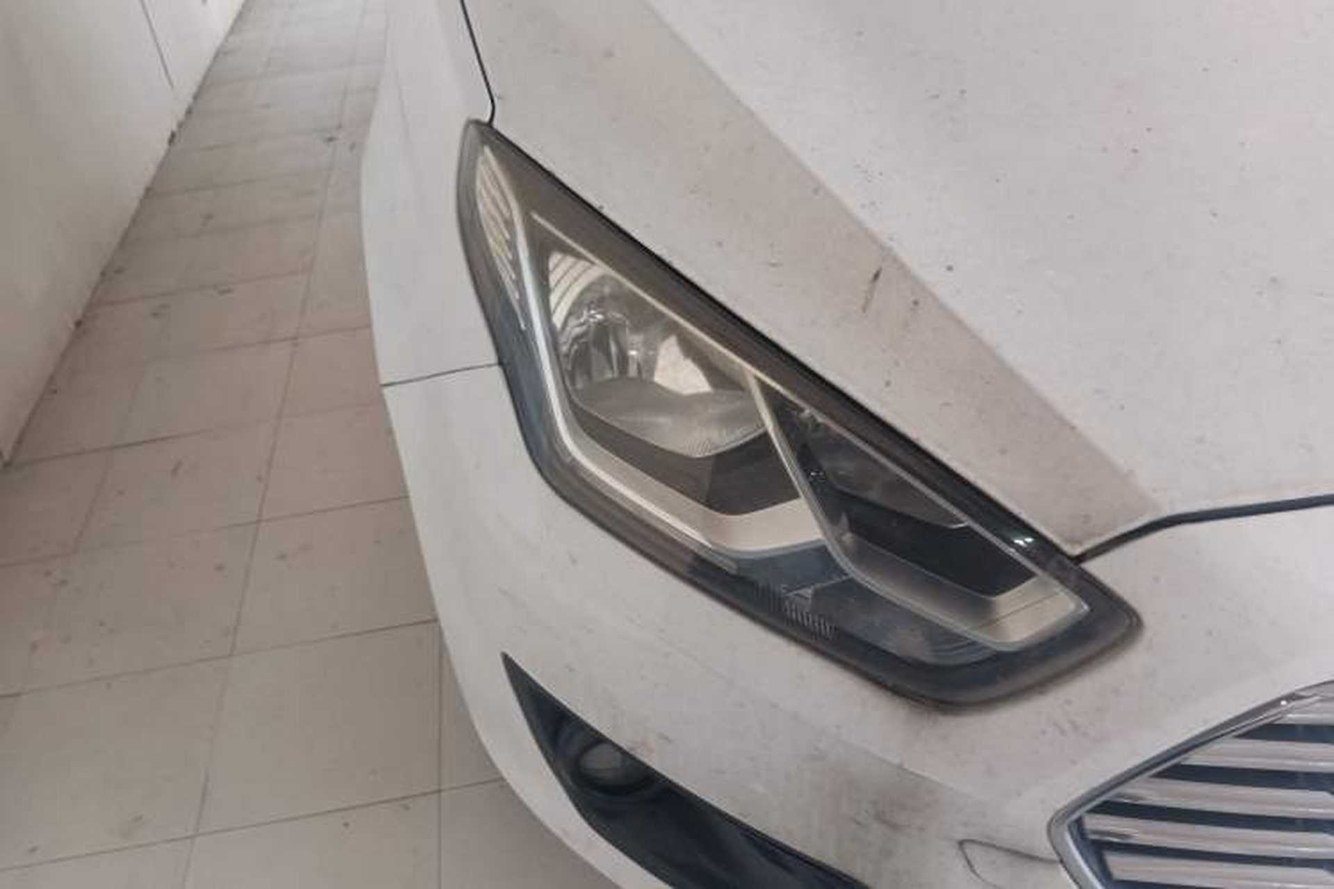 Used Ford Escort 2015 1.5L Manual Comfort Model Right Front Headlight