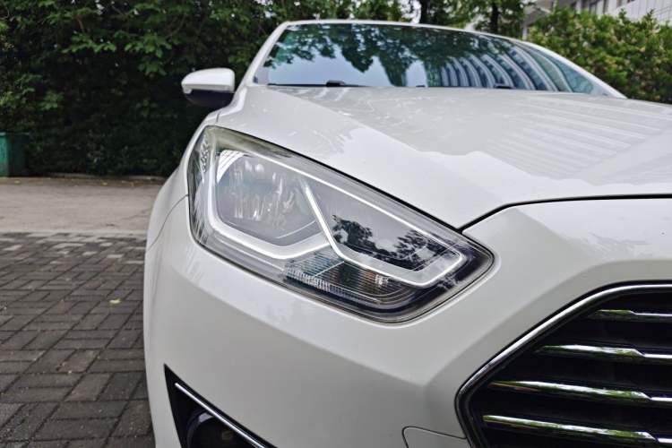 Used Ford Escort 2015 1.5L Manual Comfort Model Right Front Headlight