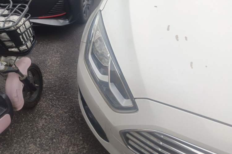 Used Ford Escort 2015 1.5L Automatic Comfort Edition Right Front Headlight