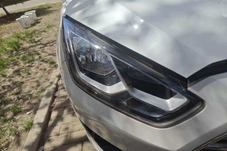 Used Ford Escort 2015 1.5L Automatic Comfort Edition Right Front Headlight